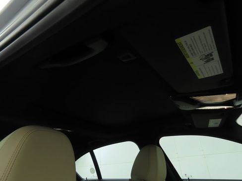 Certified 2025 BMW 330i Sedan w/ M Sport Package image 20