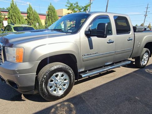 Used 2014 GMC Sierra 2500 Denali image 4
