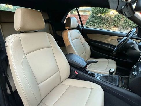 Used 2009 BMW 128i Convertible image 19