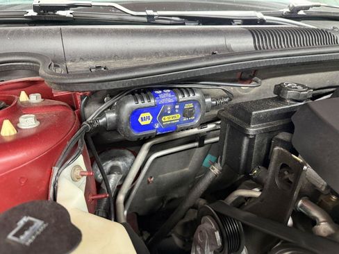 Used 2010 Buick Lucerne CXL FWD image 40