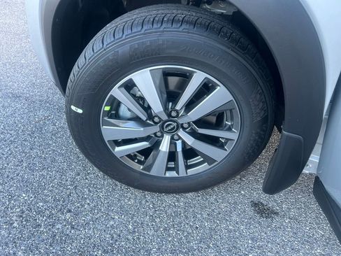 New 2025 Nissan Pathfinder SL w/ Lighting Package (N92) image 27