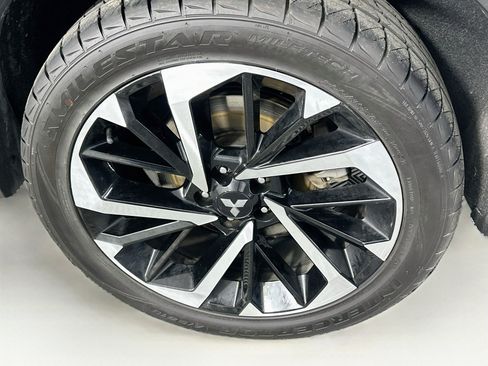 Used 2024 Mitsubishi Outlander SE Black Edition AWD/4WD image 11