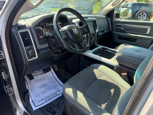 Used 2017 RAM 1500 Classic SLT AWD/4WD image 11