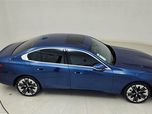 Used 2025 BMW 540i xDrive image 74