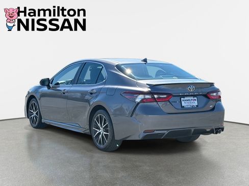 Used 2024 Toyota Camry SE image 4