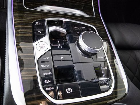 Used 2024 BMW X7 xDrive40i image 28