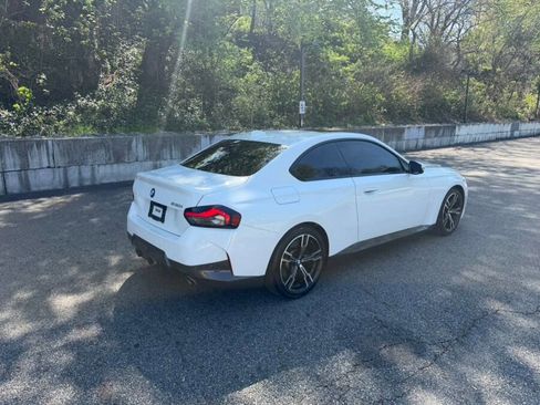 Used 2022 BMW 230i Coupe w/ M Sport Package image 11