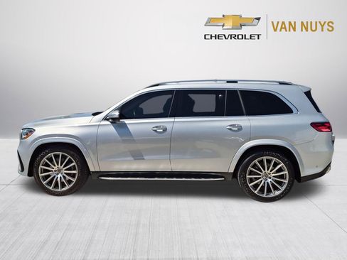 Used 2025 Mercedes-Benz GLS 580 4MATIC image 8