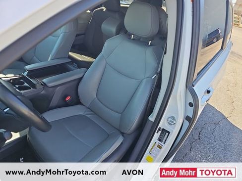 Used 2023 Toyota Sienna XLE image 10