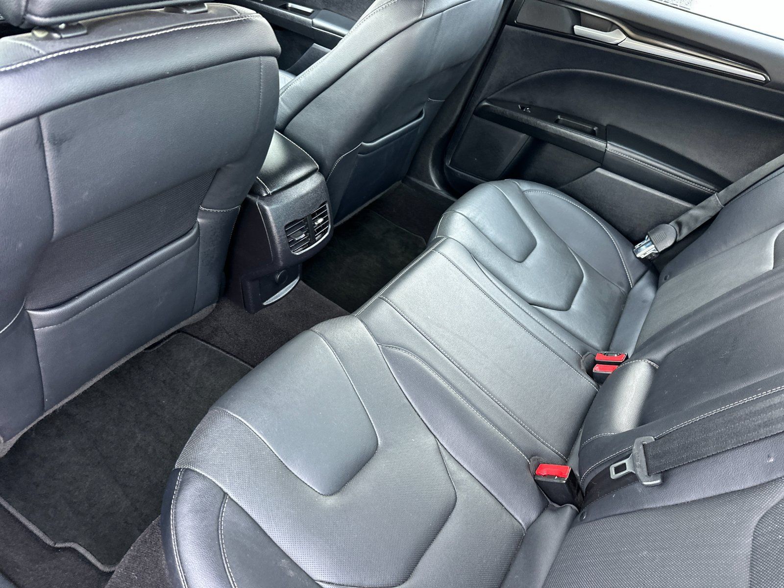 Used 2019 Ford Fusion Titanium FWD image 12