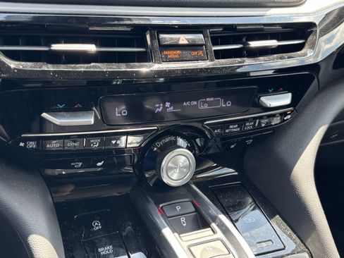 Used 2025 Acura MDX FWD image 31