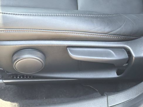 Used 2024 MAZDA MAZDA3 s FWD image 19