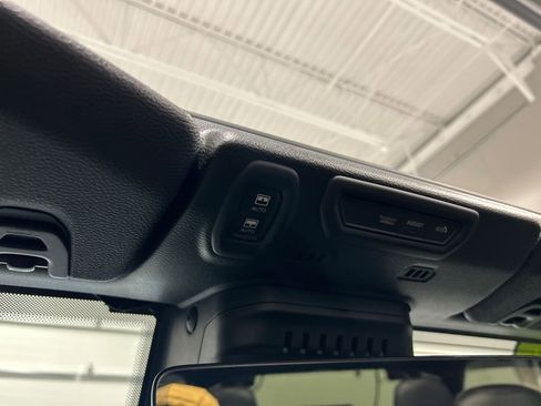 Used 2022 Jeep Wrangler Unlimited Sahara image 27