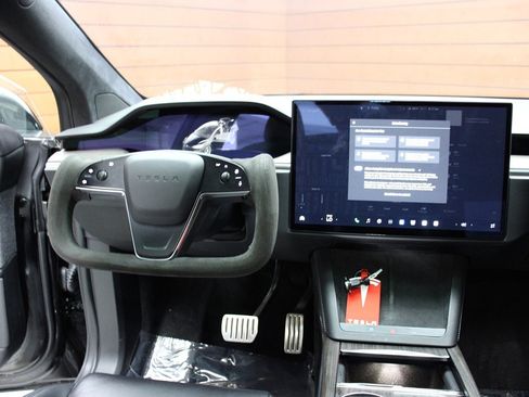 Used 2023 Tesla Model X image 44