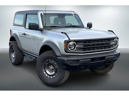 Used 2023 Ford Bronco 2-Door image 3
