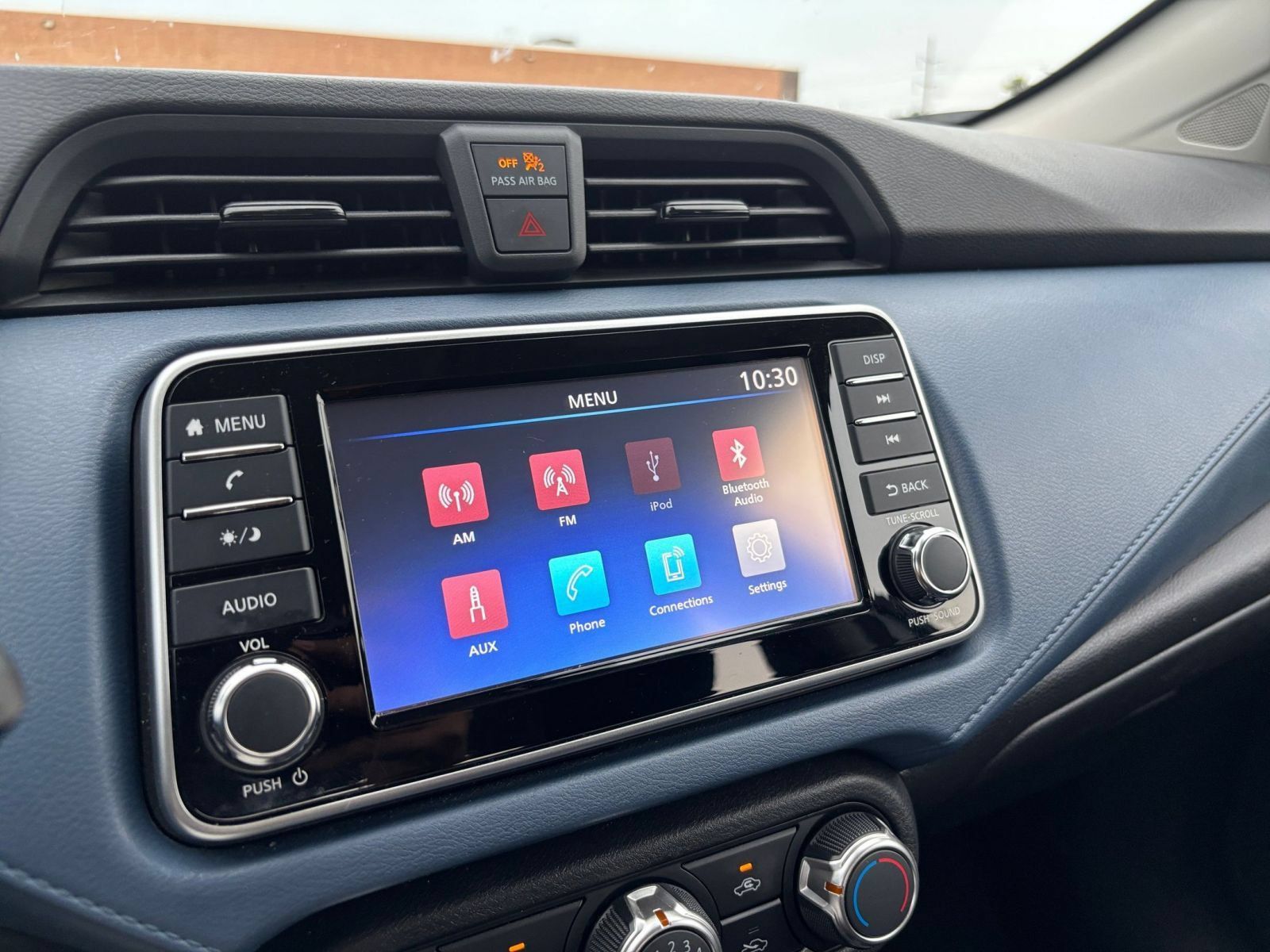 Used 2025 Nissan Versa SV FWD image 19