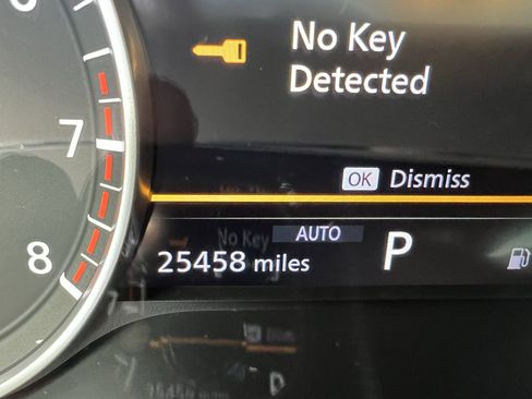 Used 2022 Nissan Pathfinder SV image 5