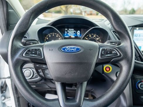 Used 2019 Ford Escape SE image 10