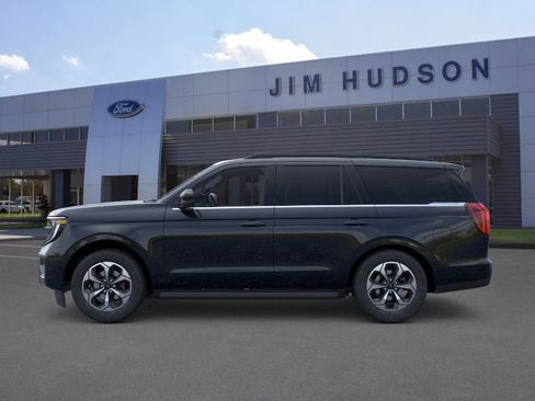 New 2026 Ford Expedition Active image 3