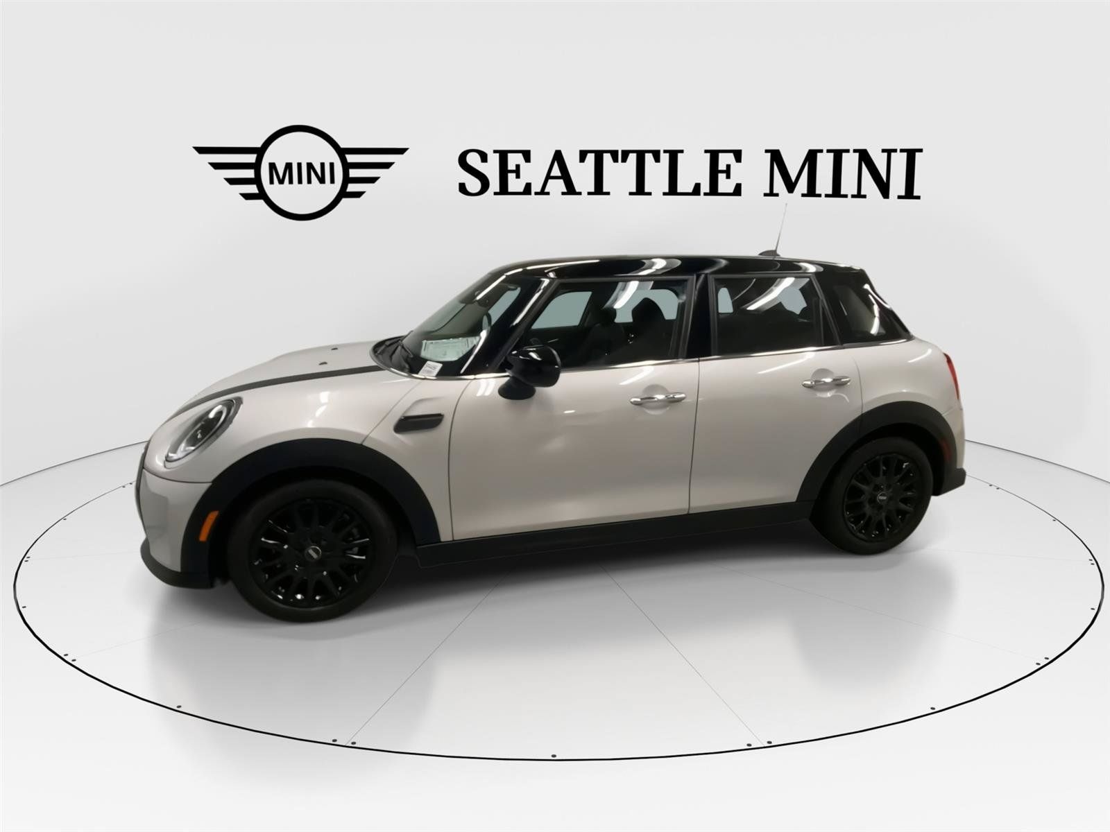 Used 2023 MINI Cooper 4-Door Hardtop FWD image 6