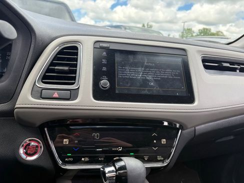 Used 2021 Honda HR-V EX-L image 10