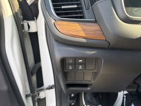 Used 2018 Honda CR-V Touring image 12