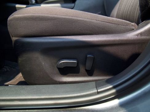 Used 2025 Nissan Altima 2.5 SV FWD image 21