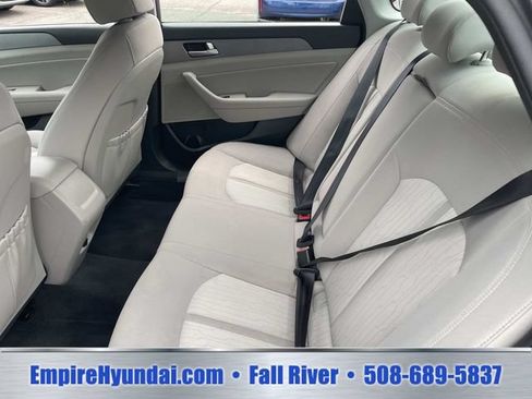 Used 2018 Hyundai Sonata SE FWD image 14