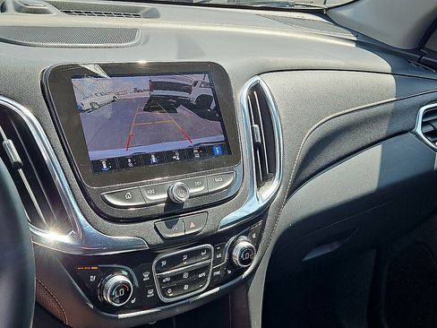 Used 2023 Chevrolet Equinox Premier FWD image 19