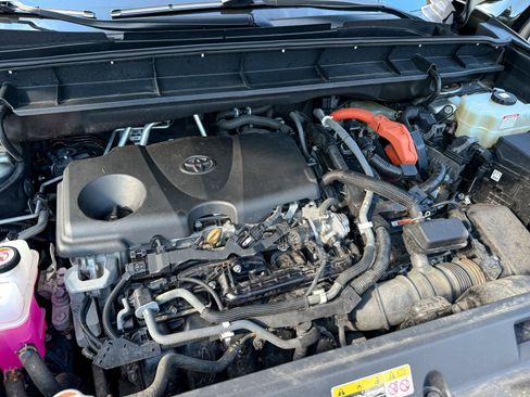 Used 2022 Toyota Highlander LE image 16