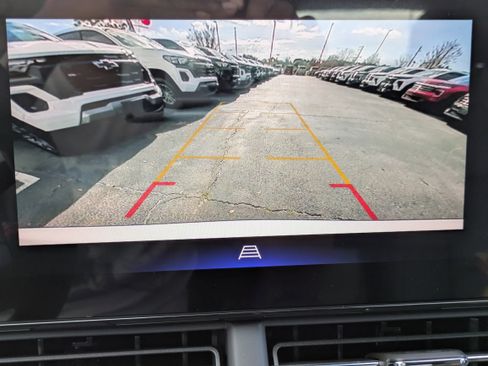 New 2026 Chevrolet Trax RS w/ Sunroof Package image 14