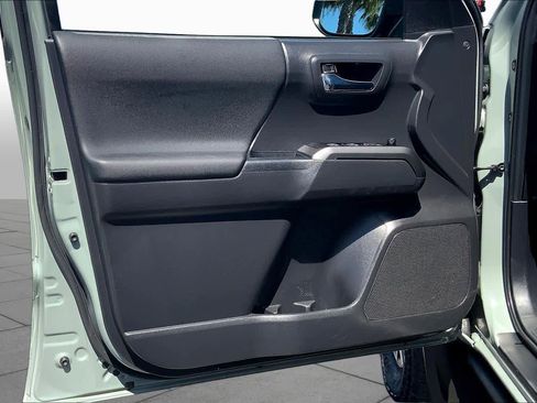 Certified 2023 Toyota Tacoma TRD Off-Road image 21