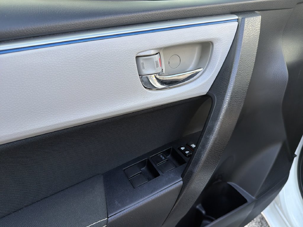 Used 2016 Toyota Corolla LE FWD image 36