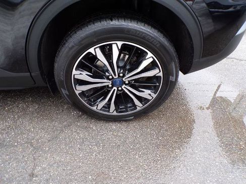 Certified 2022 Ford Escape SEL w/ SEL Stealth AWD Package image 5