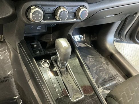 Used 2024 Nissan Kicks SV image 6