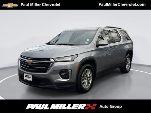 Certified 2023 Chevrolet Traverse LT image 1