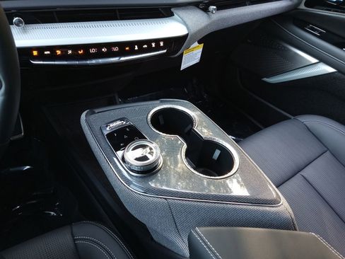 Used 2025 Cadillac Optiq Luxury 2 w/ LPO, Floor Liner Package image 20