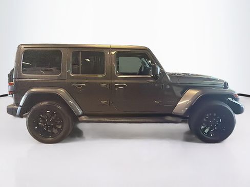 Used 2025 Jeep Wrangler Unlimited Sahara AWD/4WD image 10