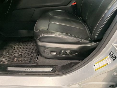 Used 2022 Jeep Grand Cherokee Overland image 16