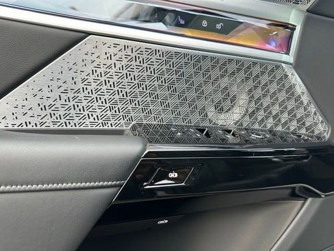 Used 2024 BMW 760i xDrive w/ Executive Package image 16