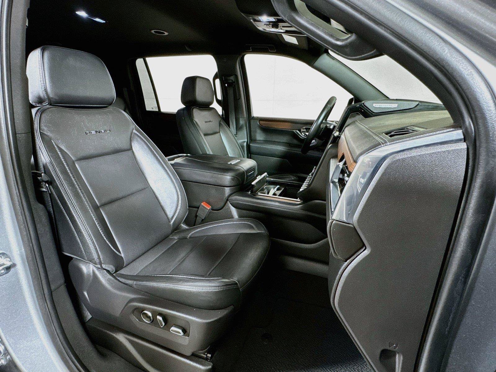 Certified 2025 GMC Yukon XL Denali AWD/4WD image 60