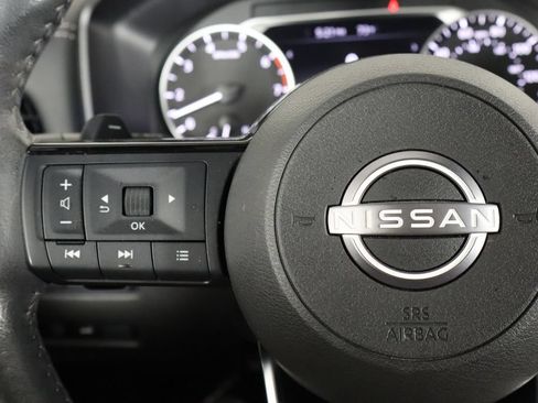 Used 2023 Nissan Rogue SL FWD image 8