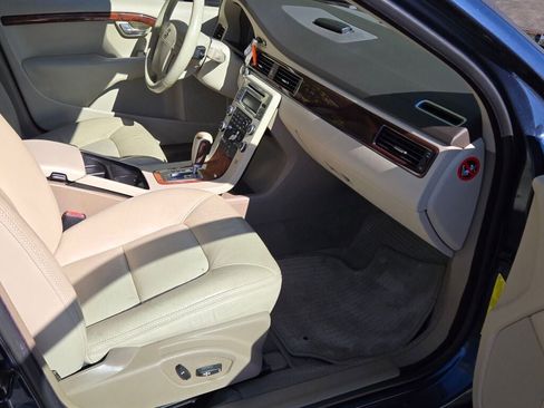 Used 2008 Volvo XC70 3.2 image 4