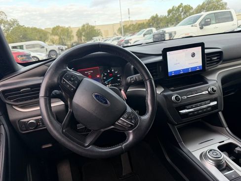 Used 2020 Ford Explorer XLT w/ Class III Trailer Tow Package RWD image 5