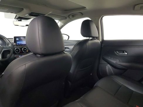 Used 2022 Nissan Sentra SR w/ SR Premium Package FWD image 13