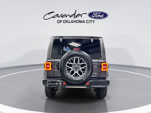 Used 2025 Jeep Wrangler Unlimited Sahara AWD/4WD image 7