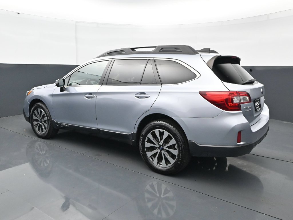 Used 2017 Subaru Outback 3.6R Limited AWD/4WD image 4