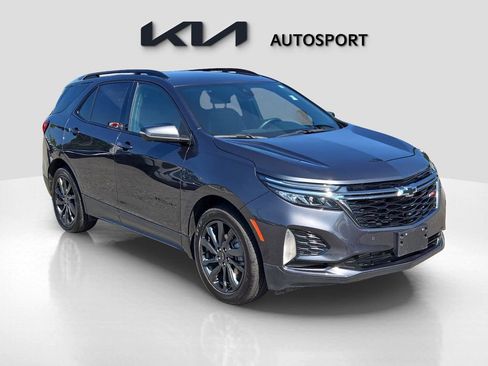 Used 2023 Chevrolet Equinox RS image 3