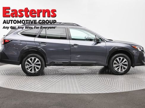 Used 2023 Subaru Outback Premium AWD/4WD image 4