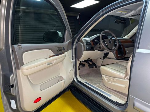 Used 2007 GMC Yukon SLT w/ SLT Preferred Equipment Group image 41